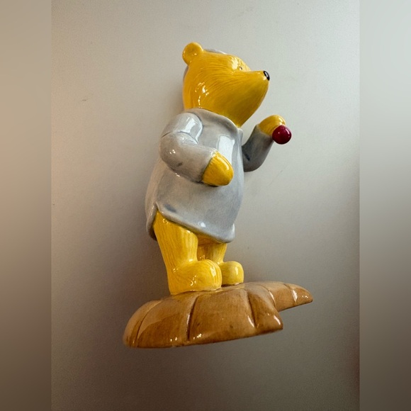 Vintage Royal Doulton Pooh a little tree trimming is in order wp41 CHRISTMAS - Picture 3 of 9